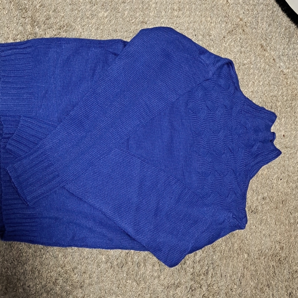 Hand Woven Turtle Neck Sweater size M